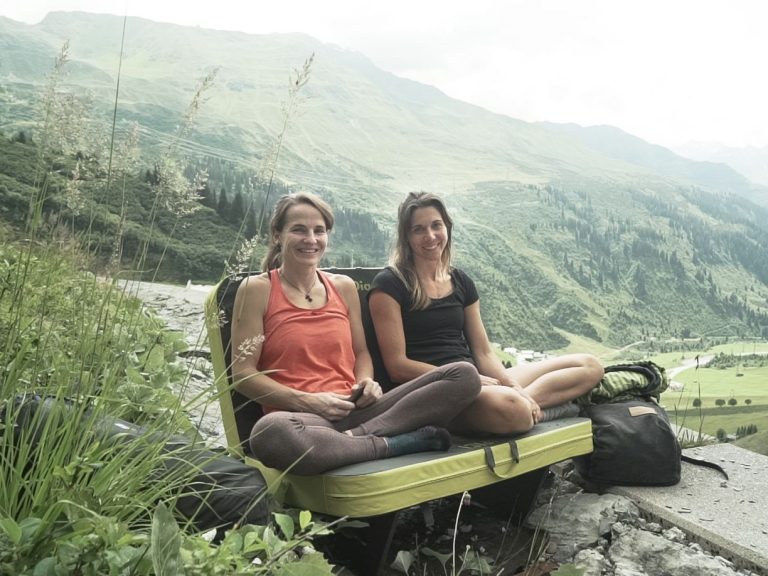 Barbara Zangerl und Martina Scheichl in der Region Arlberg, Foto: Tobias Attenberger | Climbers Paradise