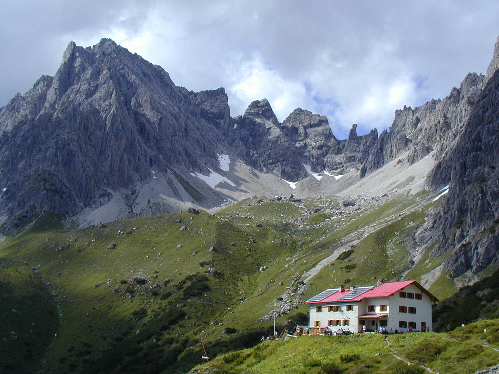 Die Steinseehütte in der Ferienregion Tirol West, Foto: Archiv Steinseehütte | Climbers Paradise