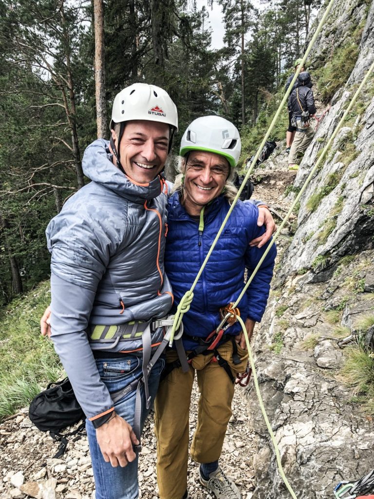 Hein Zak (links) freut sich auf das Klettern im Klettergarten Scharnitz Sonnenplatten, Foto: Olympiaregion Seefeld | Climbers Paradise