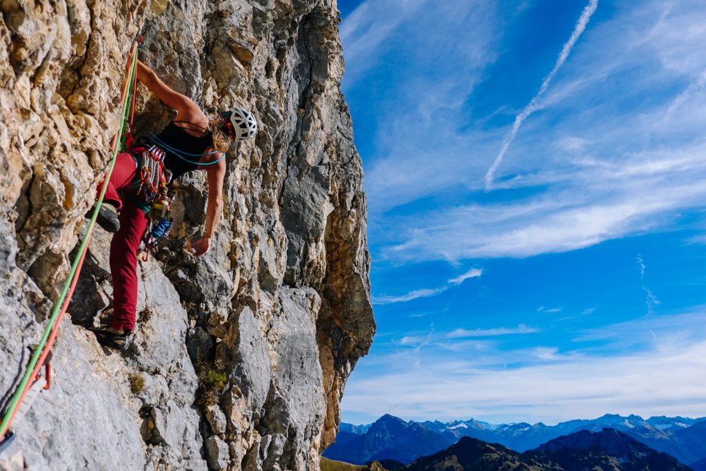 Ein sonniger und herbstlicher Klettertag mit Panorama, Foto: Simon Schöpf | Climbers Paradise