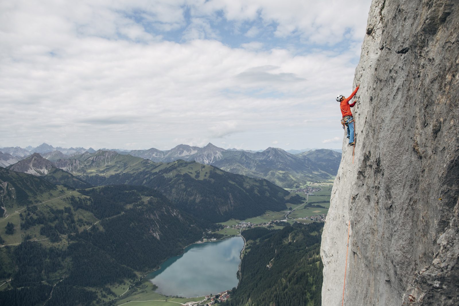 Klettern an der Roten Flüh im Tannheimer Tal, Foto: Elias Holzknecht | Climbers Paradise