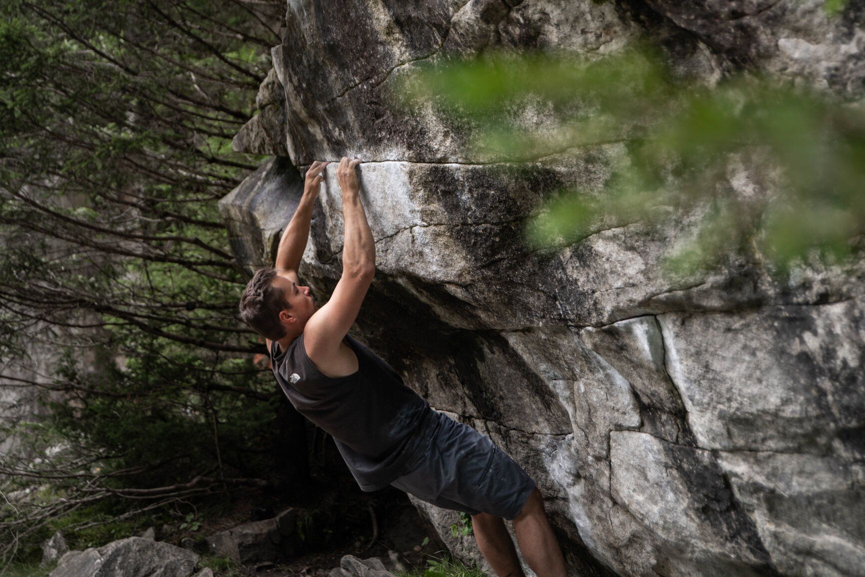 Boulderer am Fels