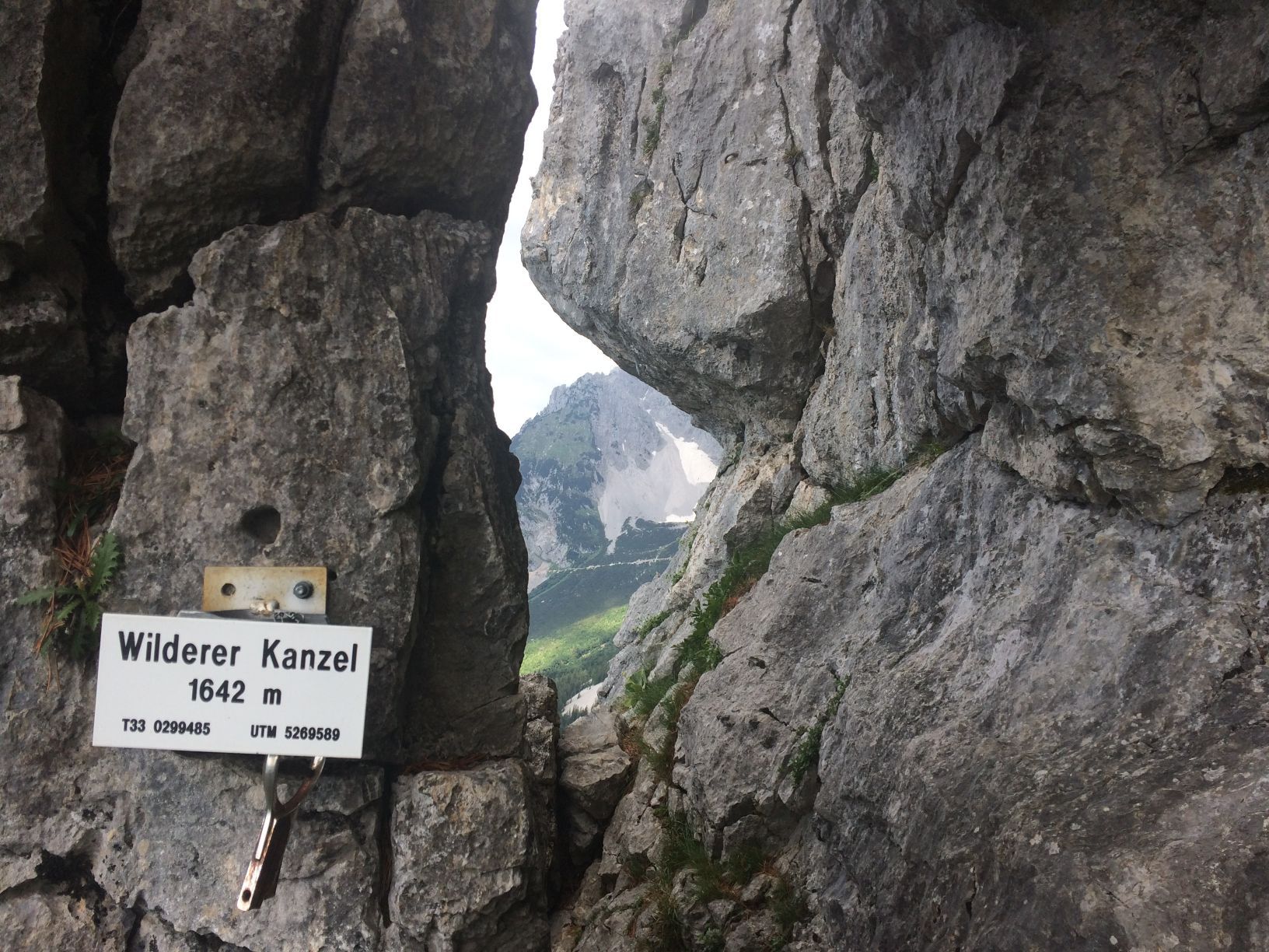 Felsen der Wilderer Kanzel mit Hinweisschild
