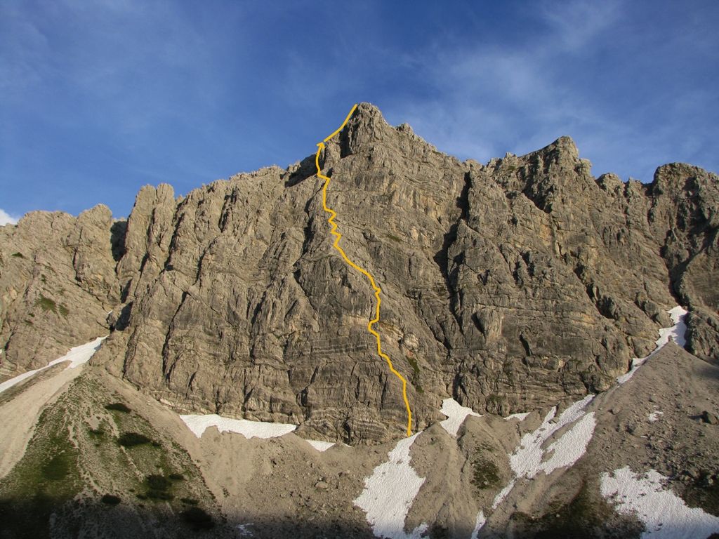 Nordwand der Lachenspitze mit eingezeichnetem Klettersteig