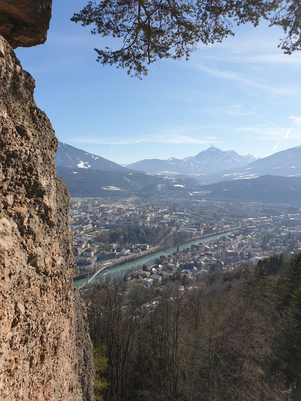 Kletterer im Konglomerat des Höttinger Steinbruchs über Innsbruck
