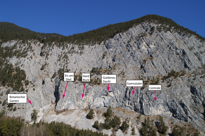 Felswand des Klettergartens Nassereith mit eingezeichneten Sektoren