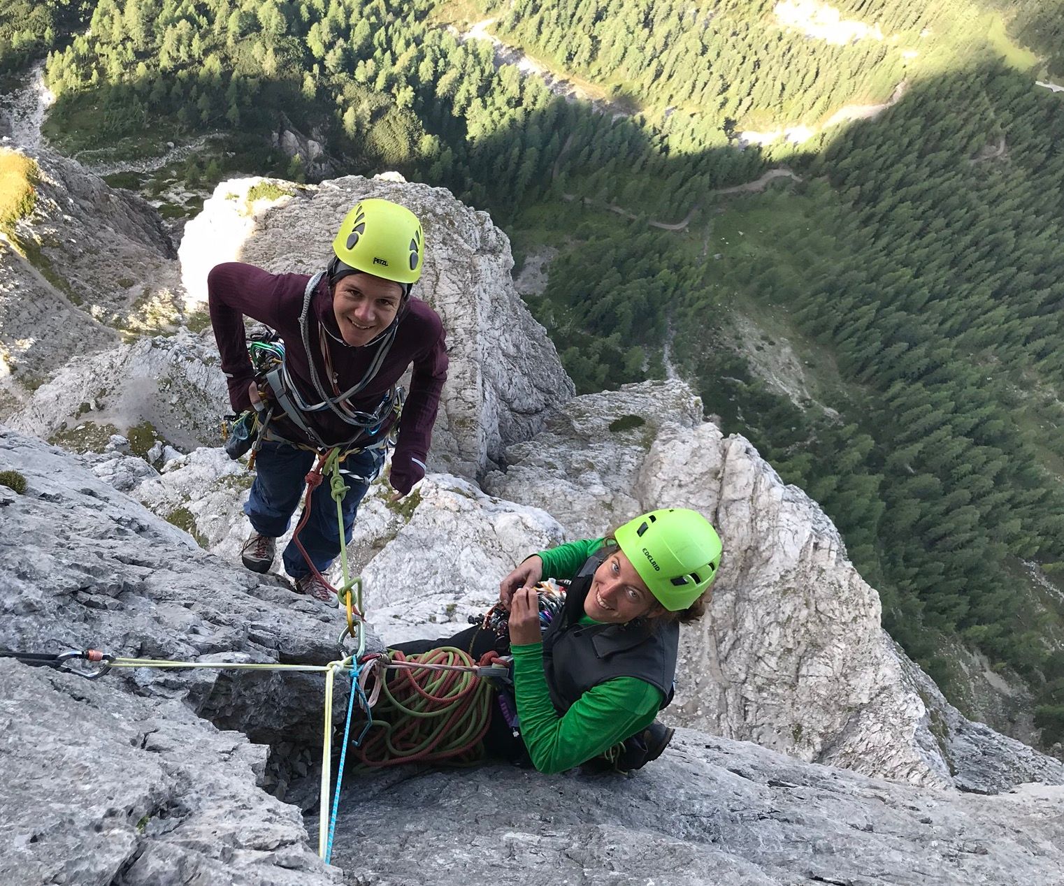 Seilschaft beim Alpinklettern in den Lienzer Dolomiten