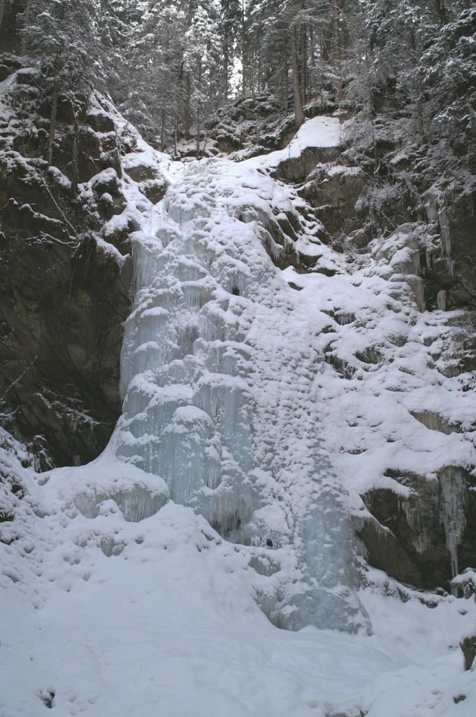Eiskletterer am Seigesbach-Fall