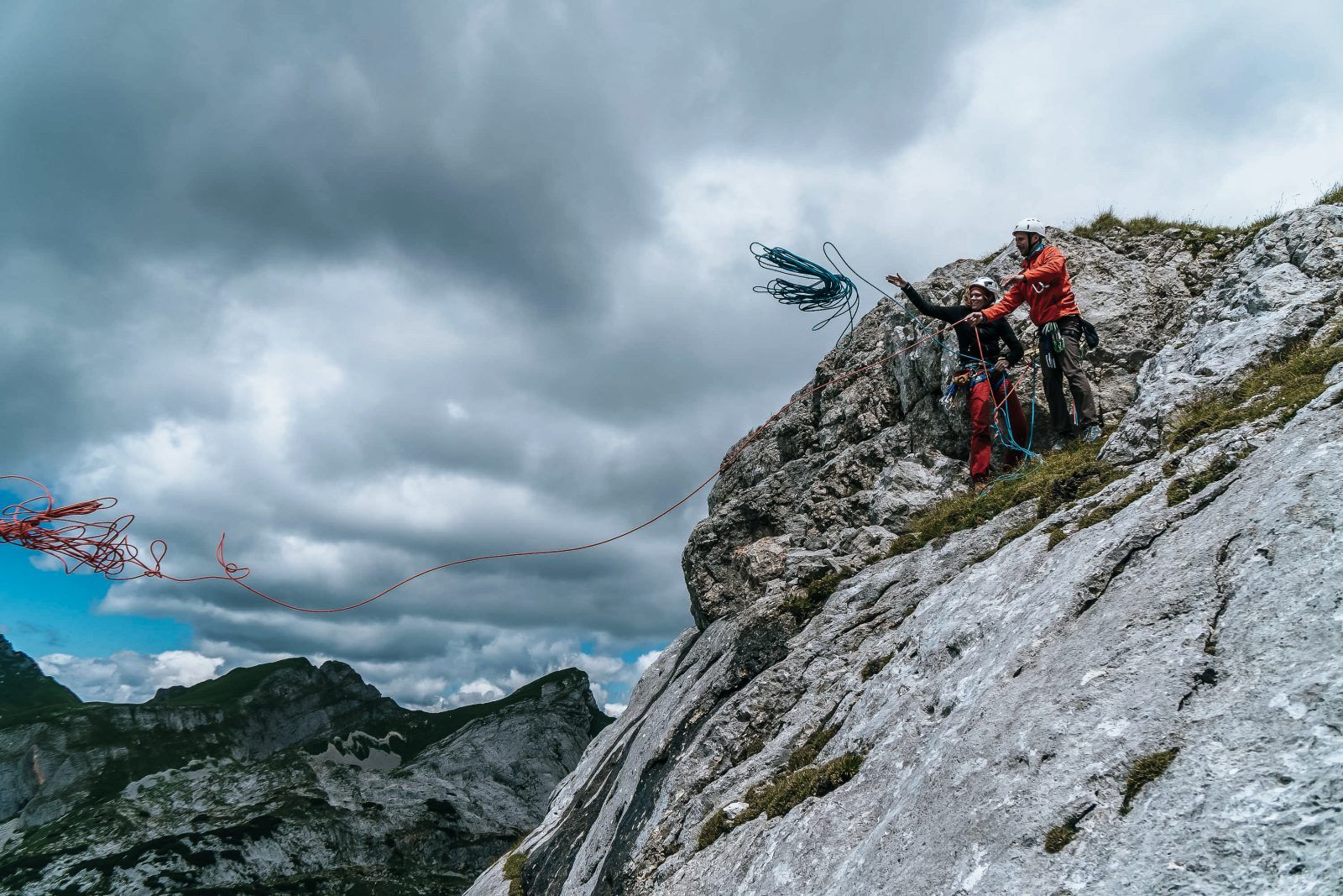 Seilschaft in einer Mehrseillängenroute